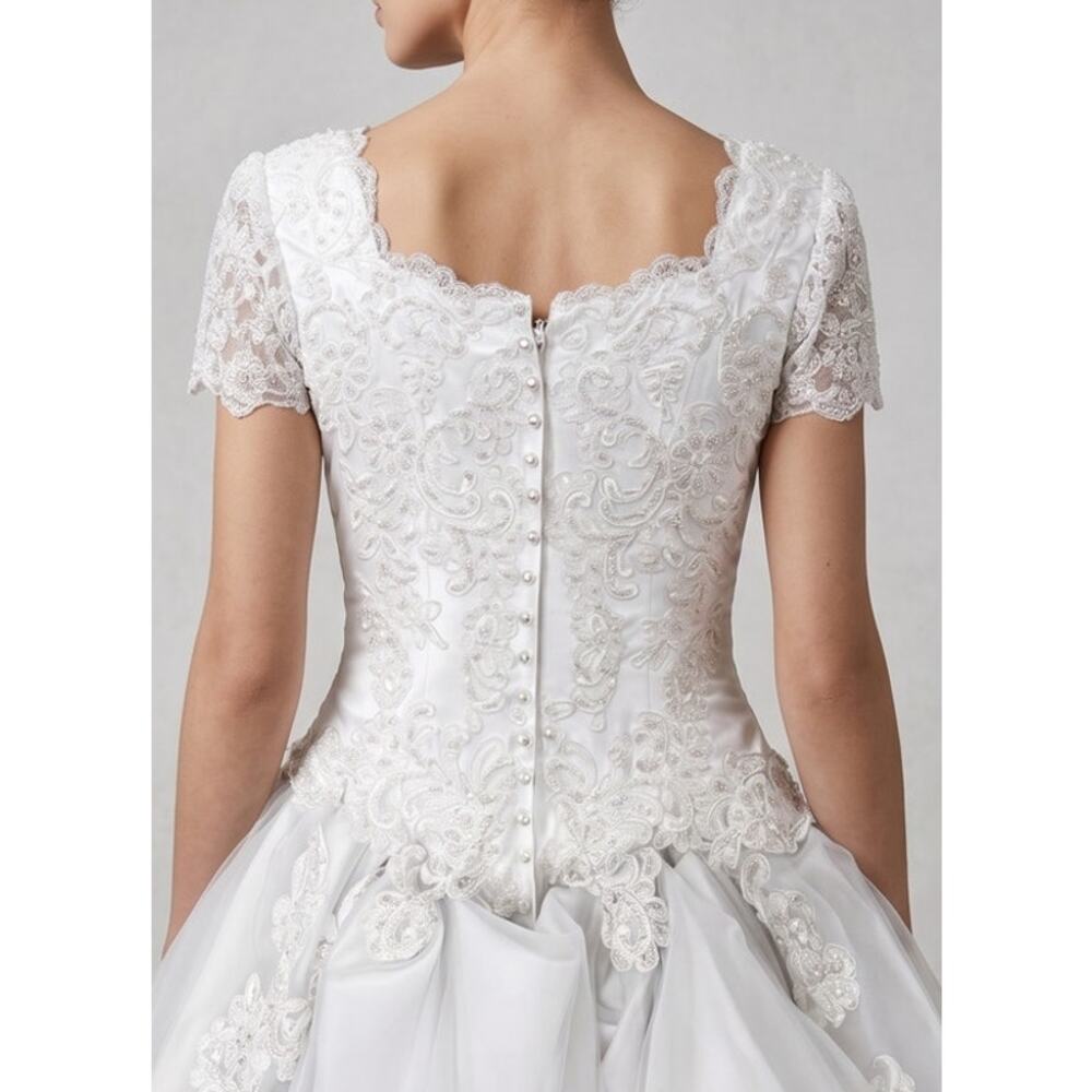 VTG Oleg Cassini Wedding Dress White Heavy Pearl Beaded Chapel Train Size 4 NWOT - Picture 3 of 8